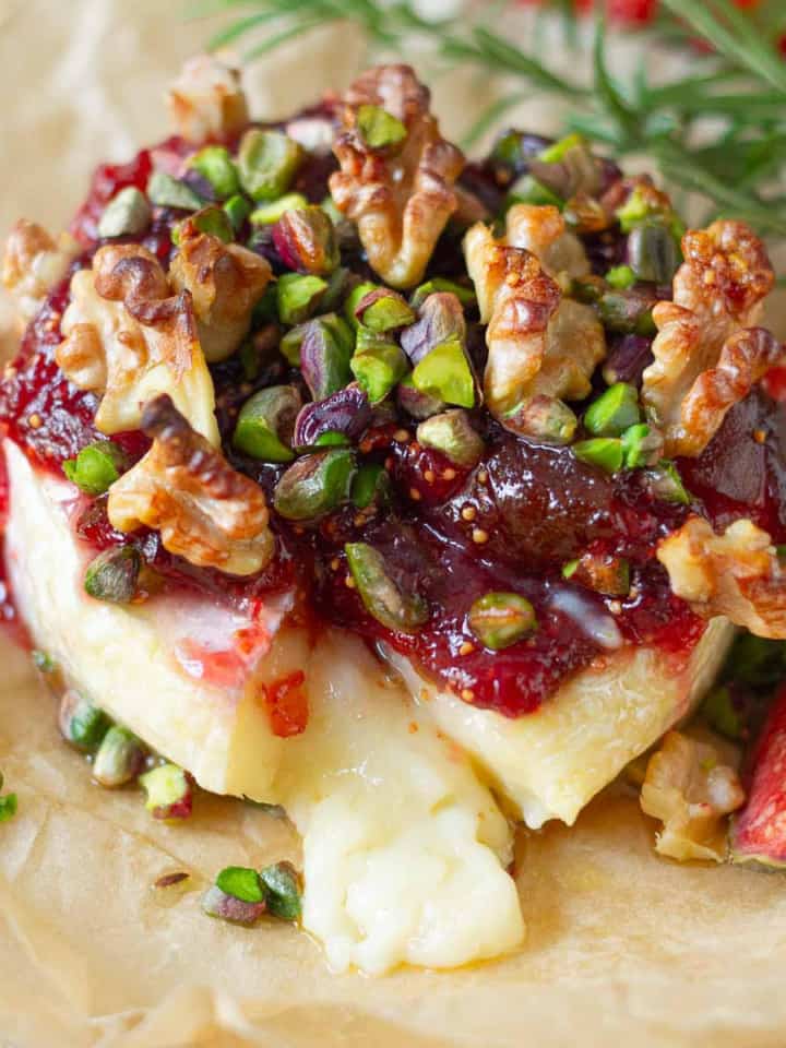 Easy Baked Brie with Fig Jam