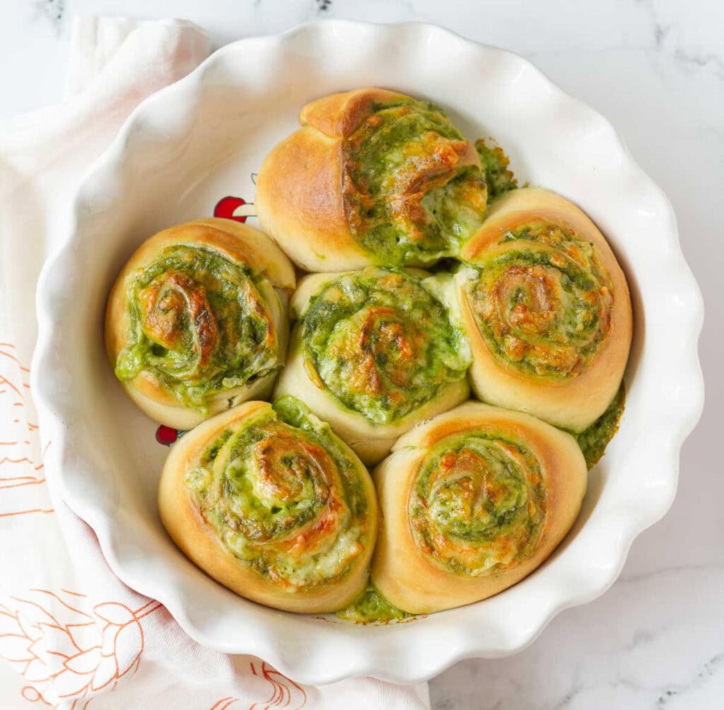 Pesto Ricotta Rools Cheesy Pesto Swirl Rolls