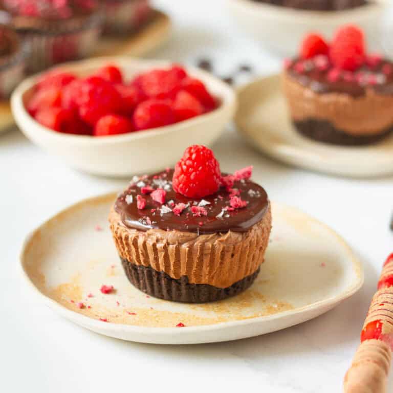 No-Bake Mini Chocolate Cheesecakes